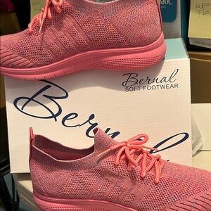 Women's Pink  size 9.5 bernal Knit Sneakers